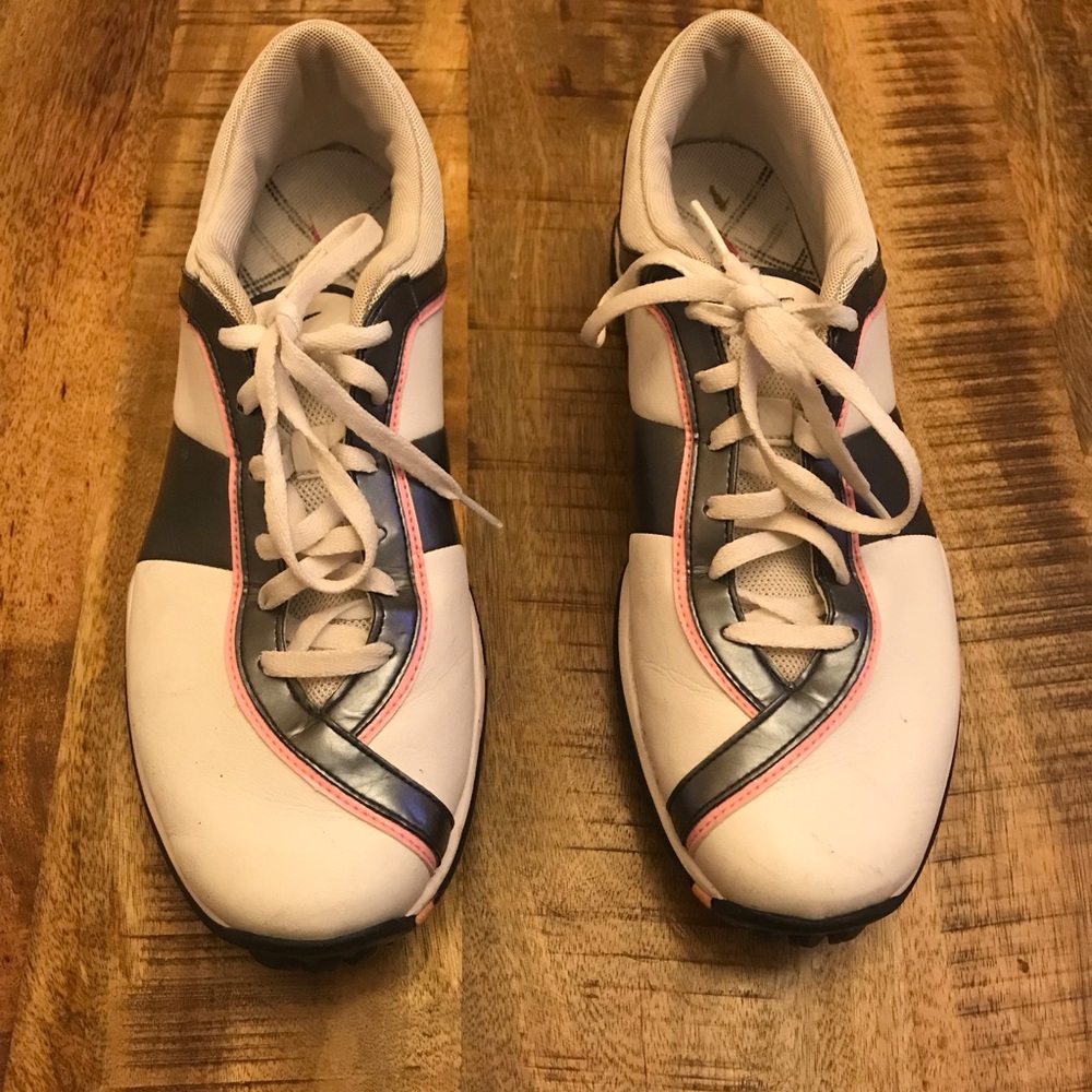 Nike Women’s Golf Shoes Size 10
